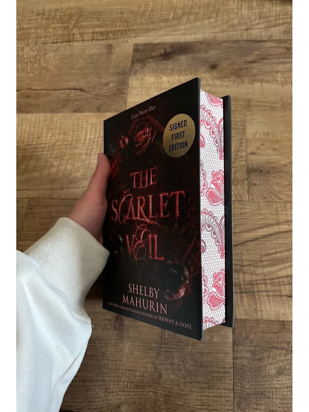 The Scarlet Veil bookish signs and more